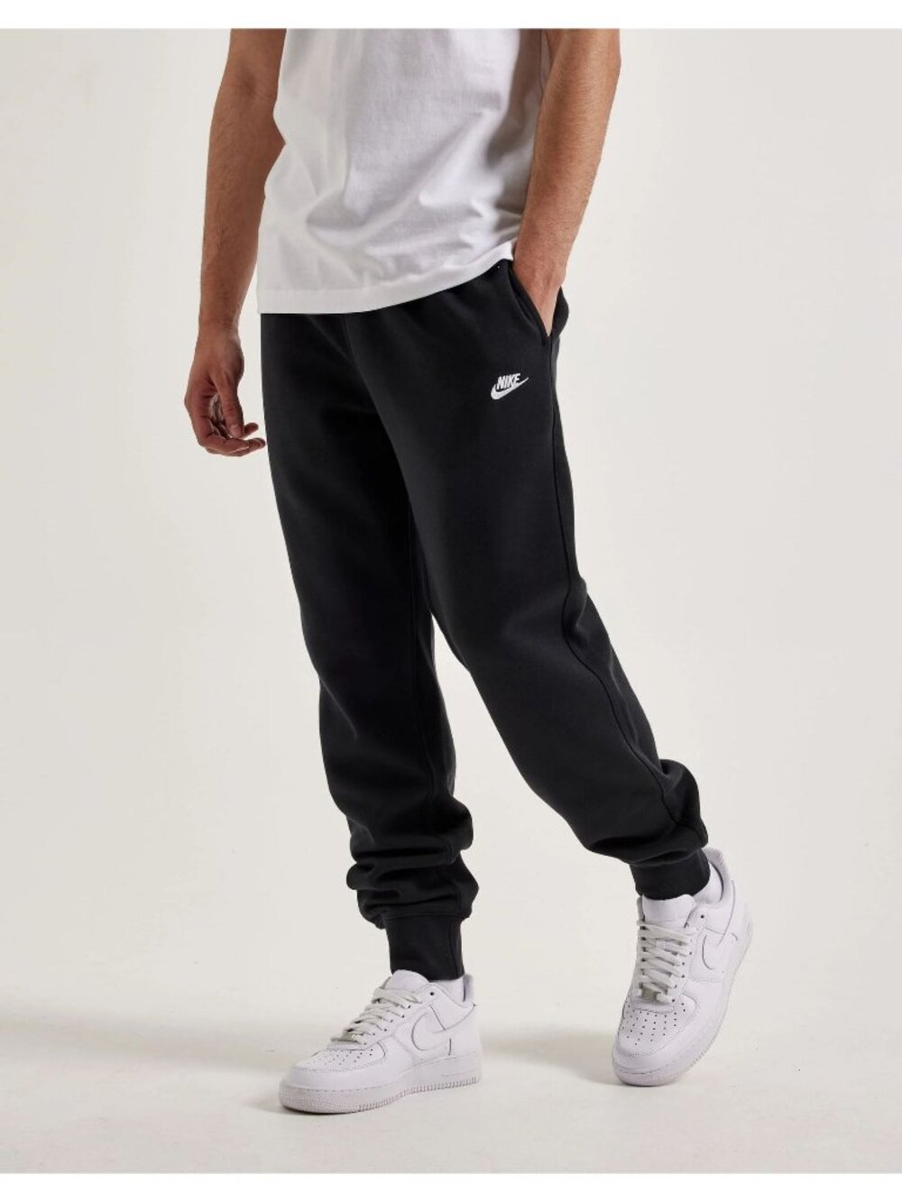 Nike Men's Sportswear Club Jogger Tapered Black Size M NEW WITH TAGS!